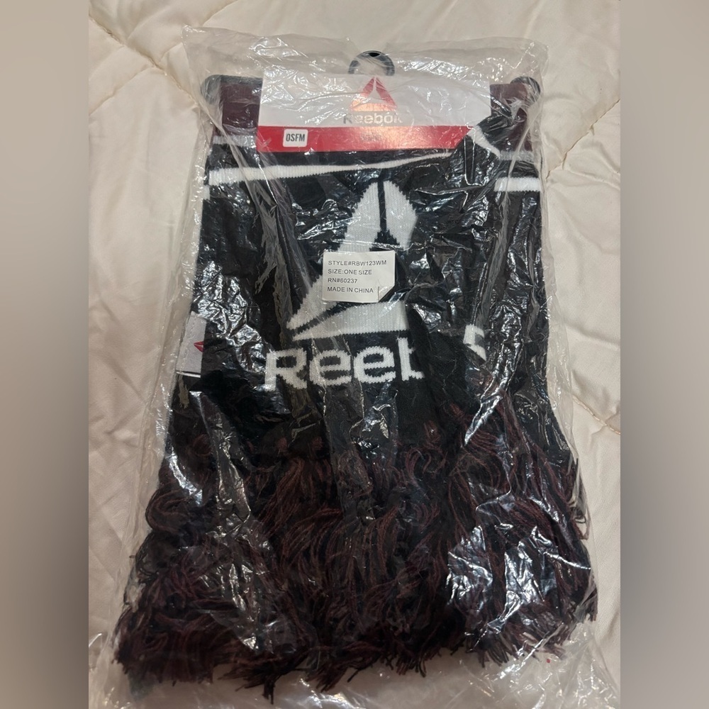 NWT Reebok Monochrome black and white Scarf one size fits most